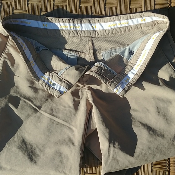 Women's Under Armour Pants - Picture 2 of 4